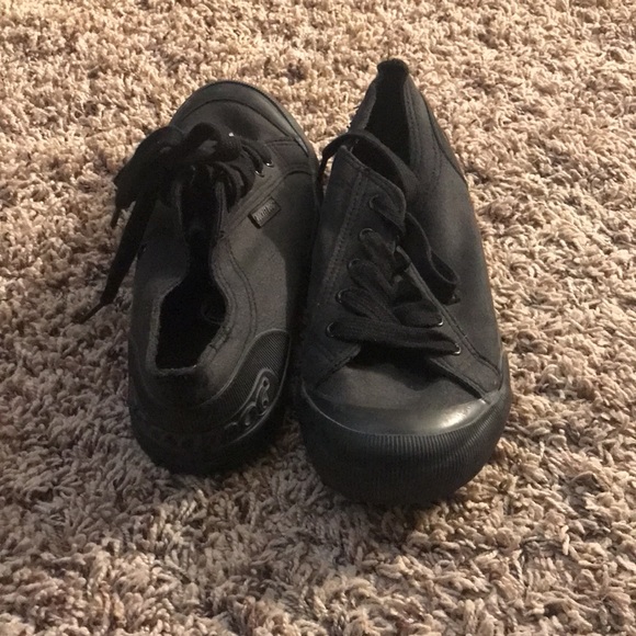 Rocket dog all black sneaker women’s 8 with soft foam insole. - Picture 3 of 6